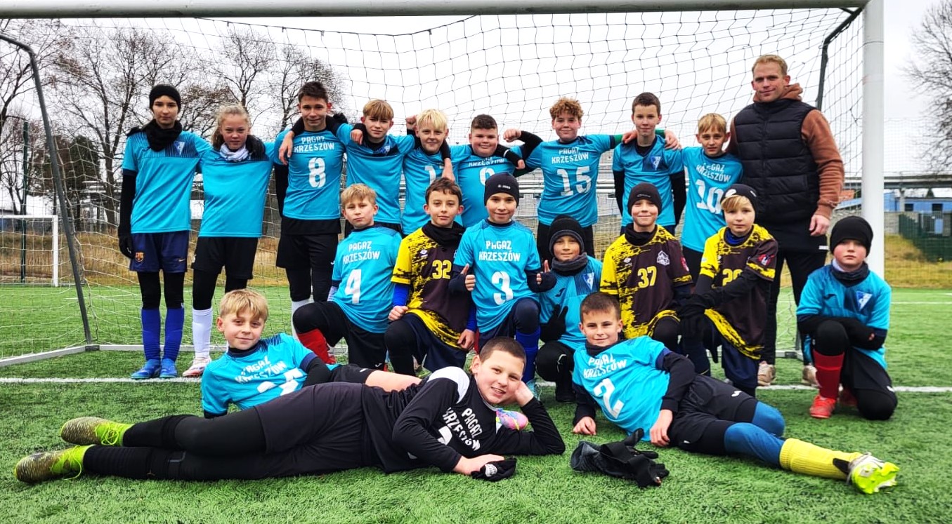 Pagaz Krzeszów liderem w lidze