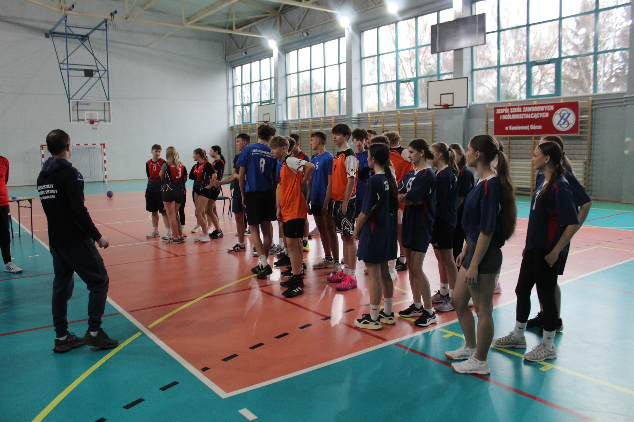 Rywalizowali pod koszami