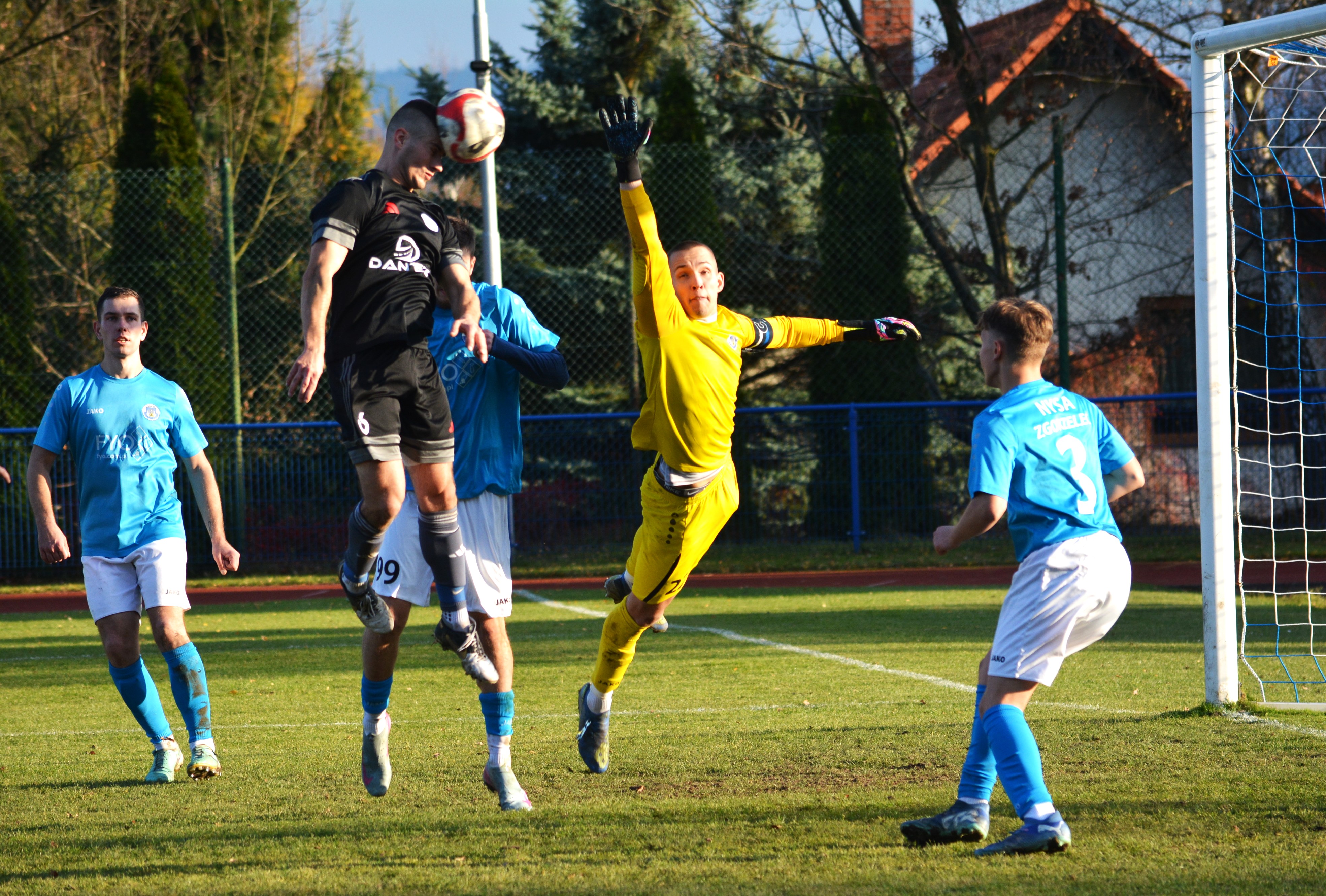 Pomocna dłoń „sprawiedliwego”