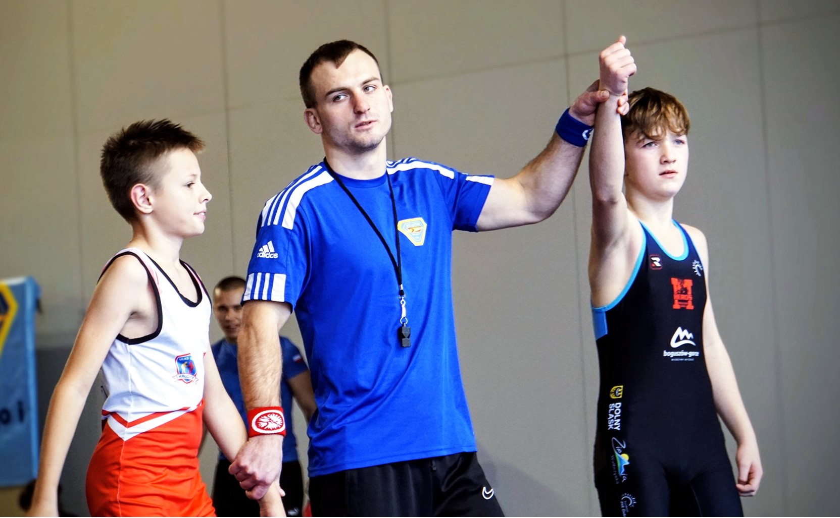 Wojtek Czarnota z brązowym krążkiem