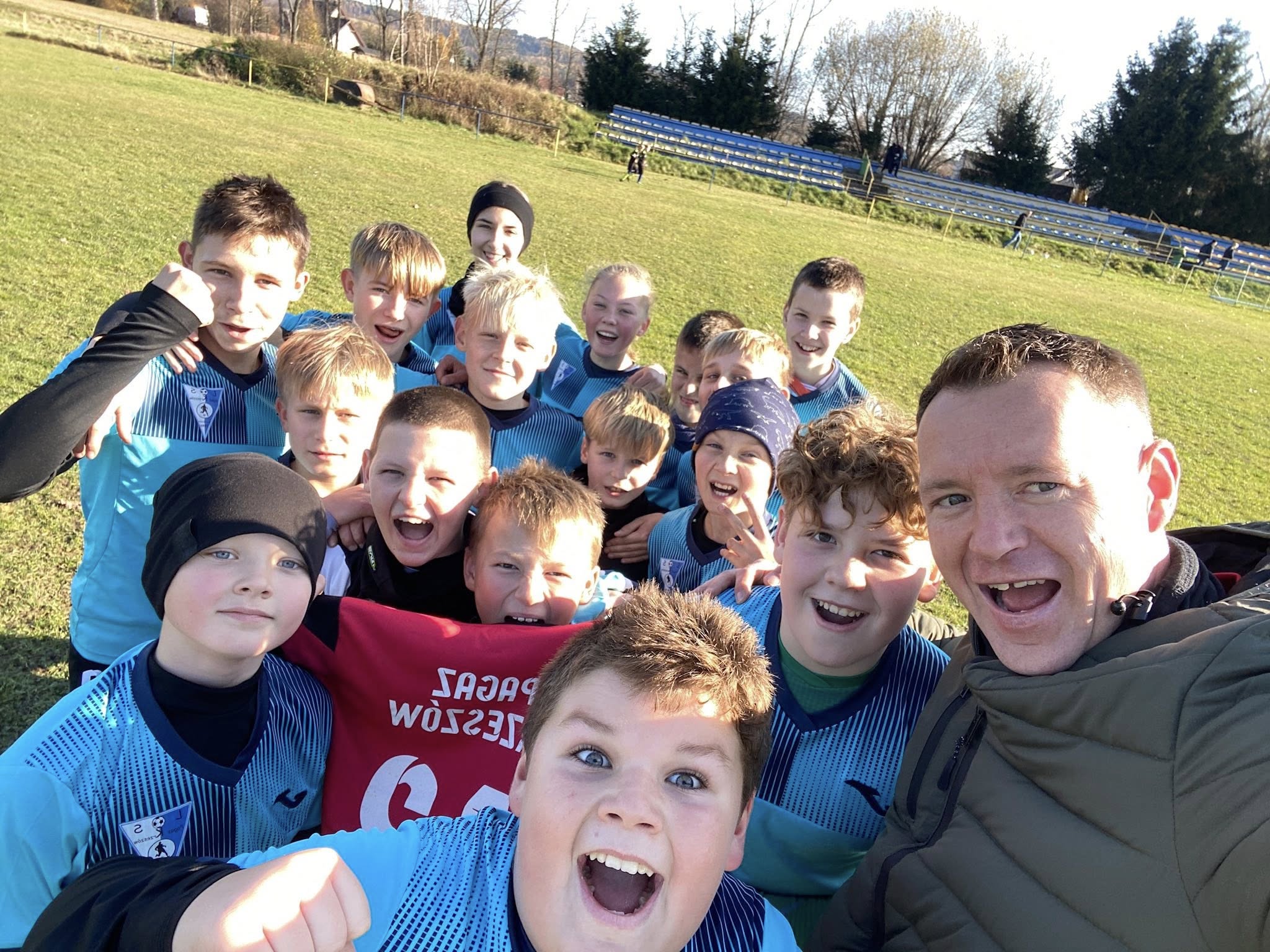 Piętnaście trafień gospodarzy