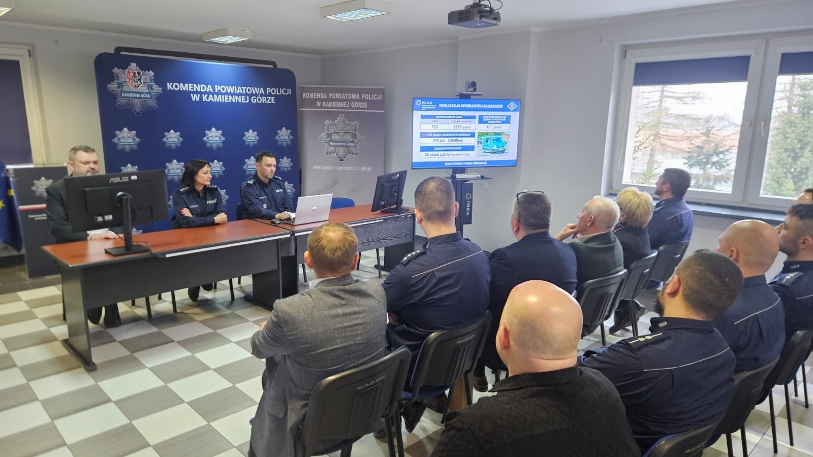 Roczna odprawa w Komendzie Powiatowej Policji w Kamiennej Górze. Podsumowano rok 2025