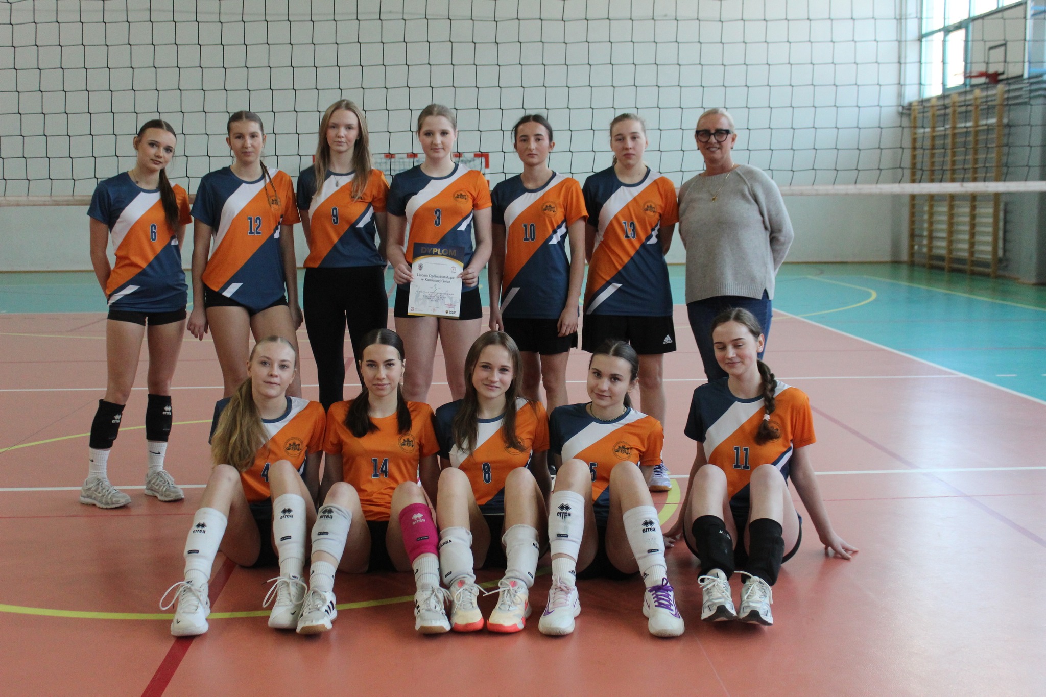 Kamiennogórski ogólniak poza zasięgiem