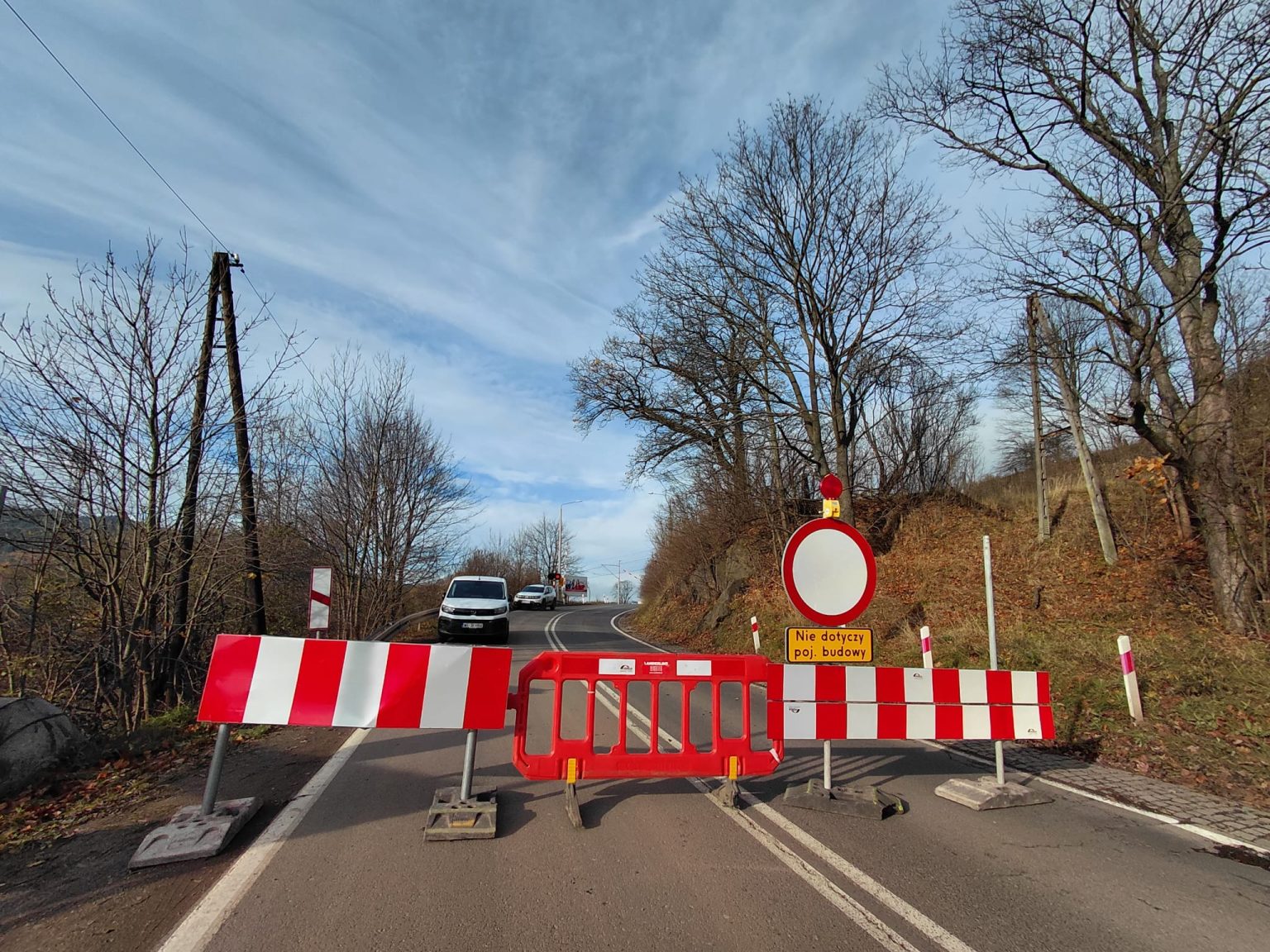 Przejazd kolejowy w Marciszowie znowu będzie zamknięty. Kierowców czeka objazd przez S3