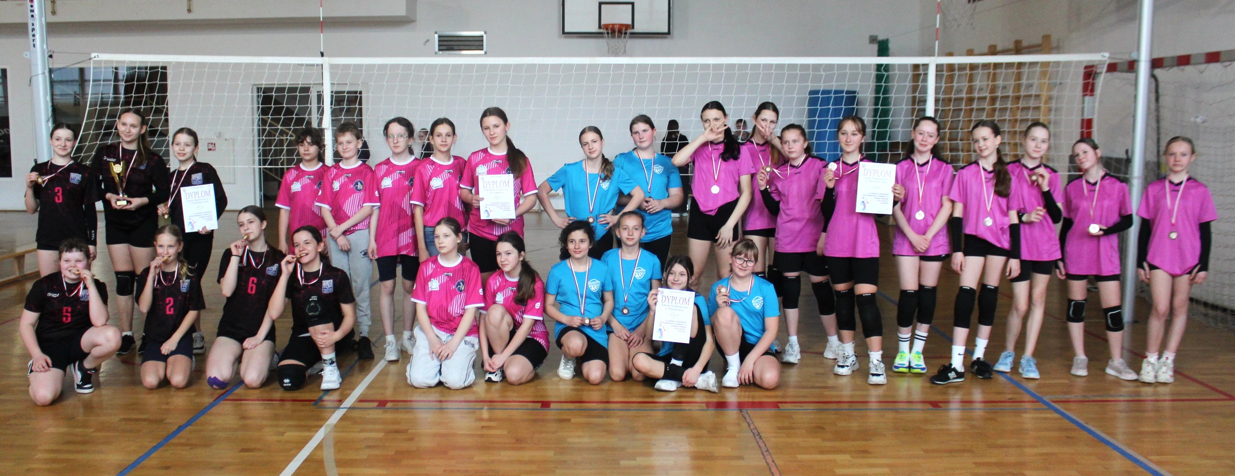 „Dwójka” poza konkurencją