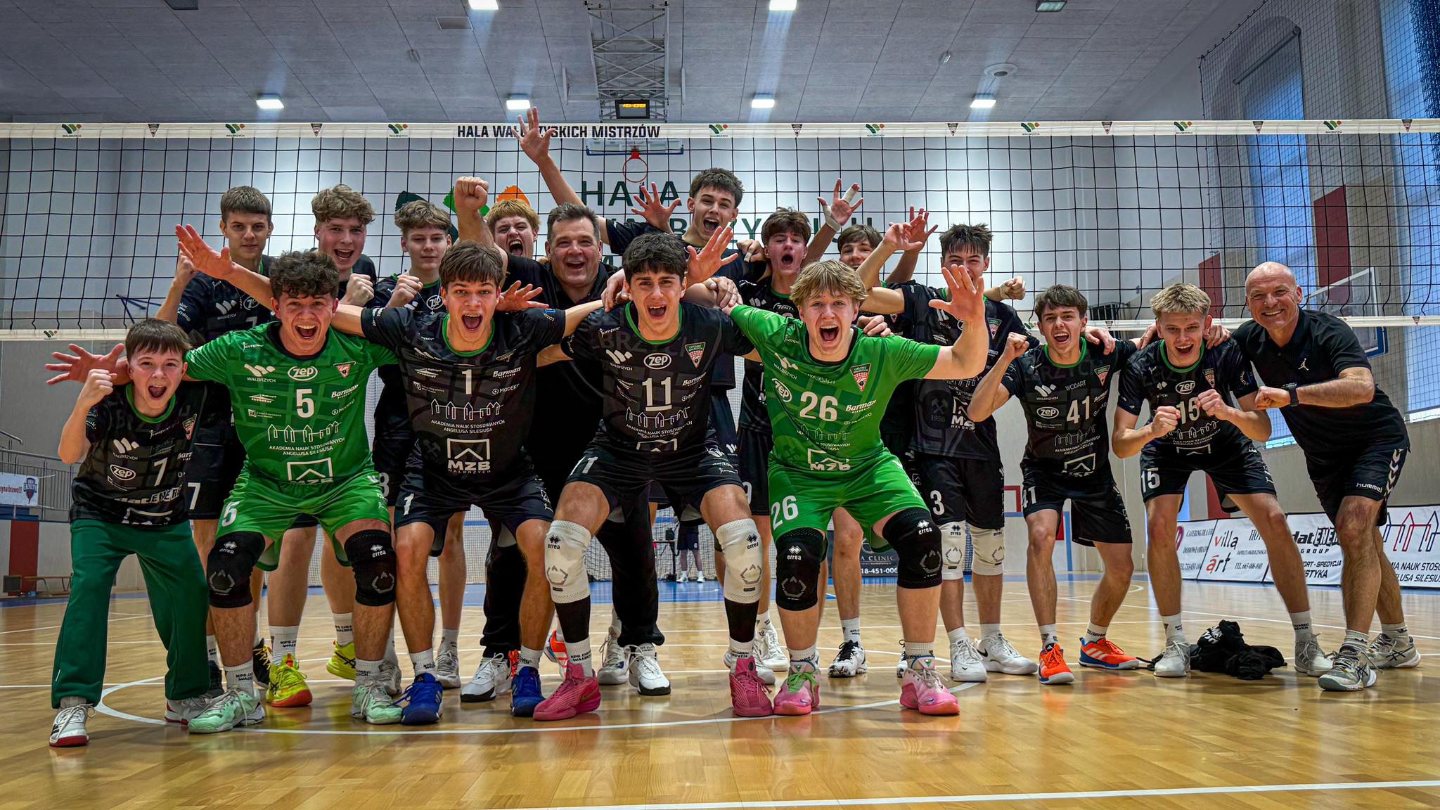 Chełmiec z awansem do najlepszej 16