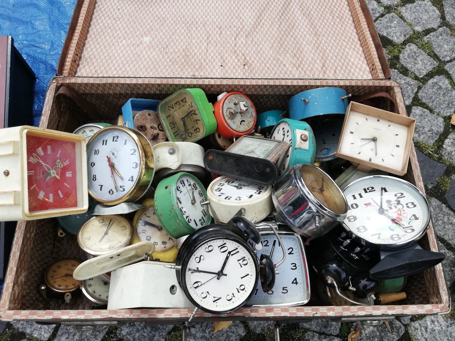 Zmiana czasu w letni. W nocy z soboty na niedzielę przestawimy zegarki