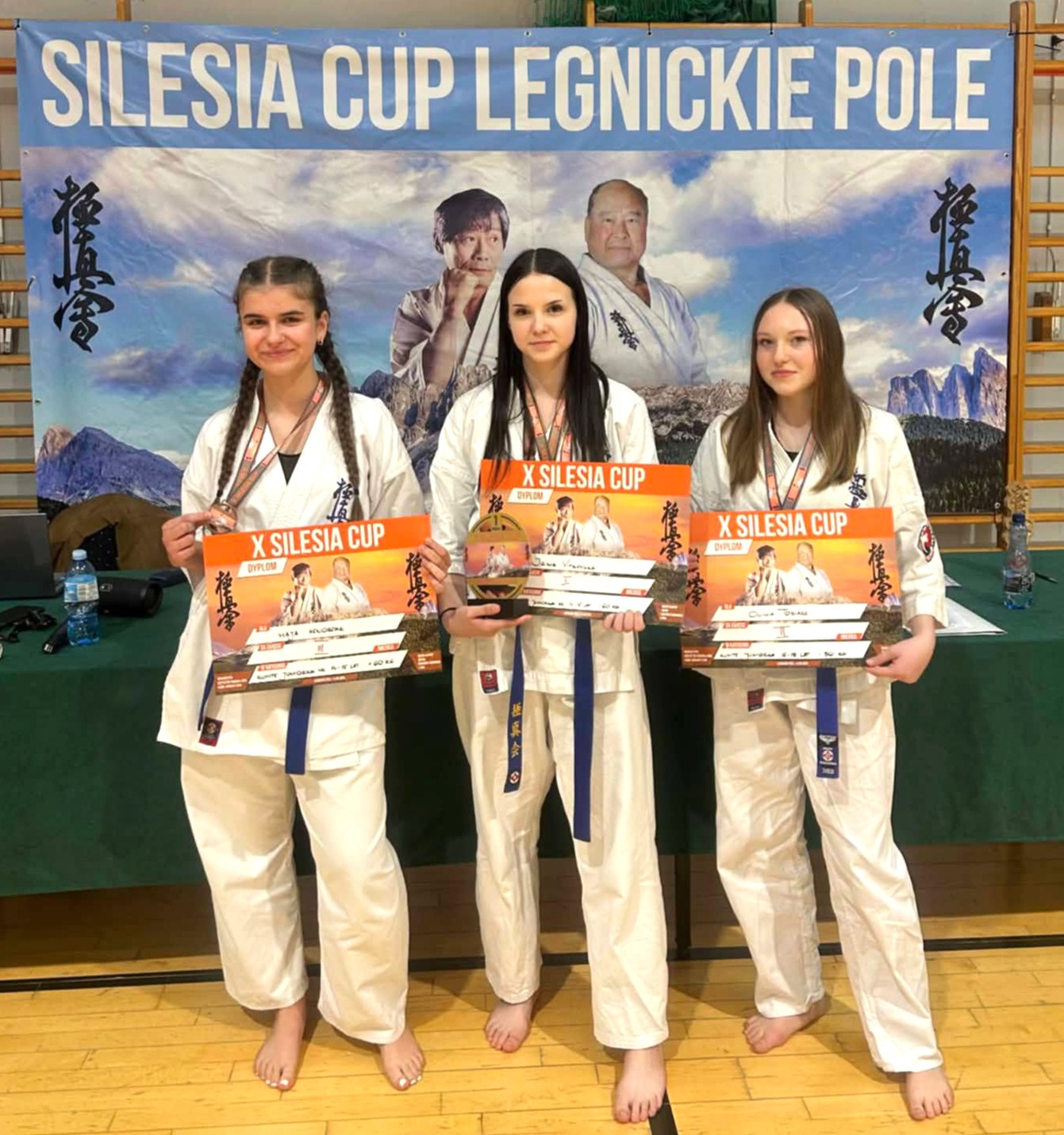 Cztery medale karateków Oyama Kamienna Góra