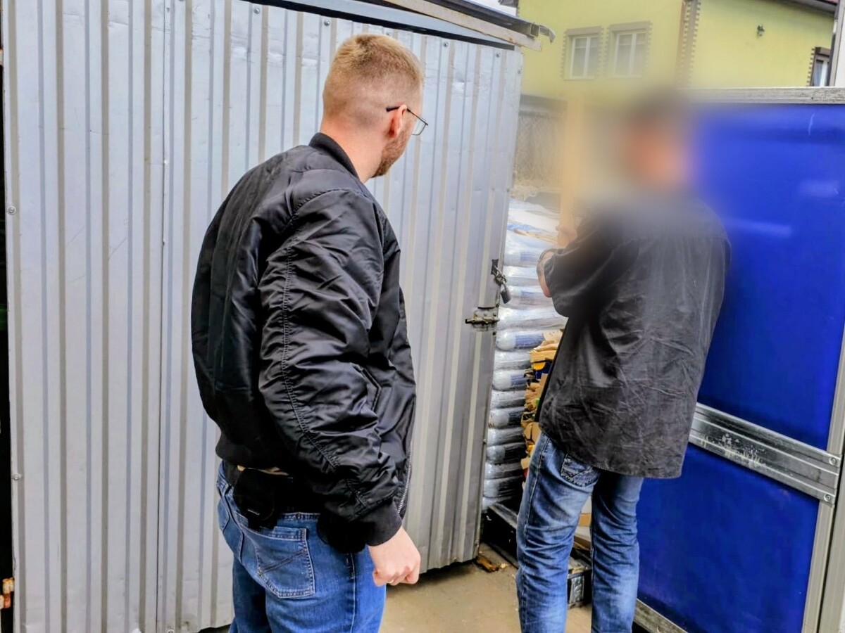 Usiłował włamać się do kontenera z żywnością. 42-latek zatrzymany