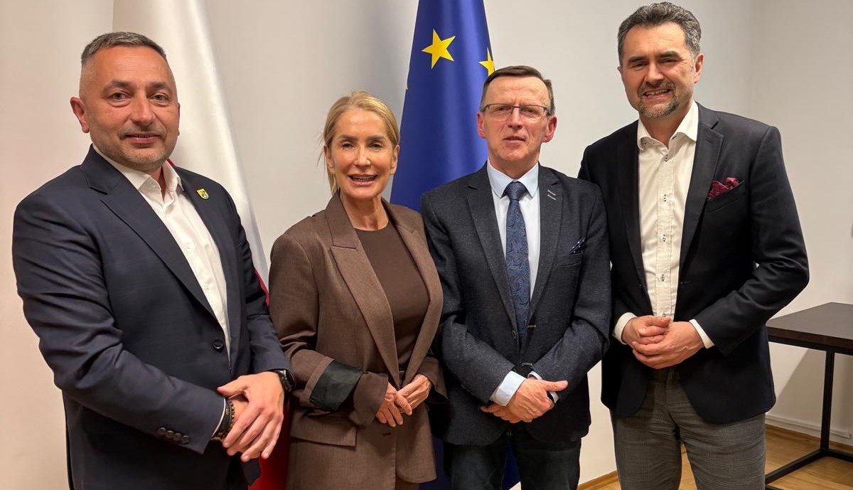Kolejowa szansa dla Kamiennej Góry. Wraca temat odbudowy łącznicy i ratowania dworca