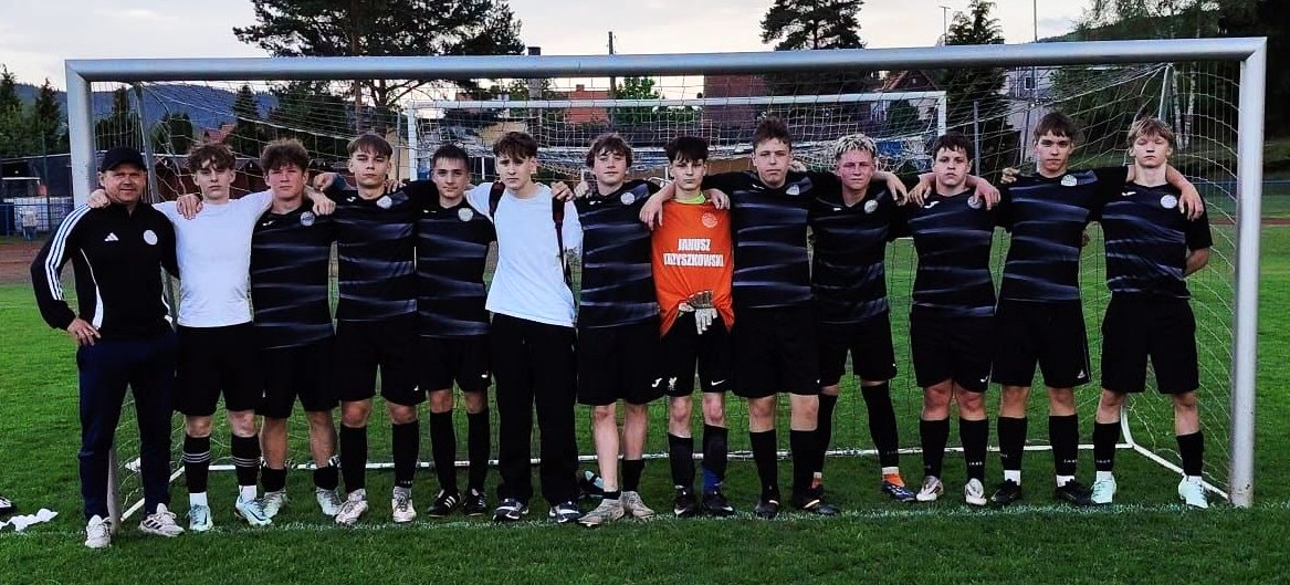 Kamiennogórscy juniorzy zakończyli ligę na pierwszym miejscu